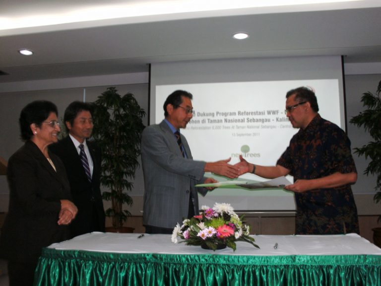 Kerjasama dilakukNEWtrees World Wide Fund For Nature – Indonesia, diresmikan oleh President Director HMSI, Toshiro Mizutani, President Director HMMI, Akihito Yamanaka dan CEO WWF-Indonesia, Dr. Efranjah