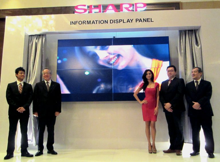 Sharp Usung Dua LCD Monitor Profesional Terbaru