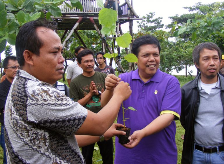 Biofarma Tingkatkan Daya Saing Global Dengan Galang CSR