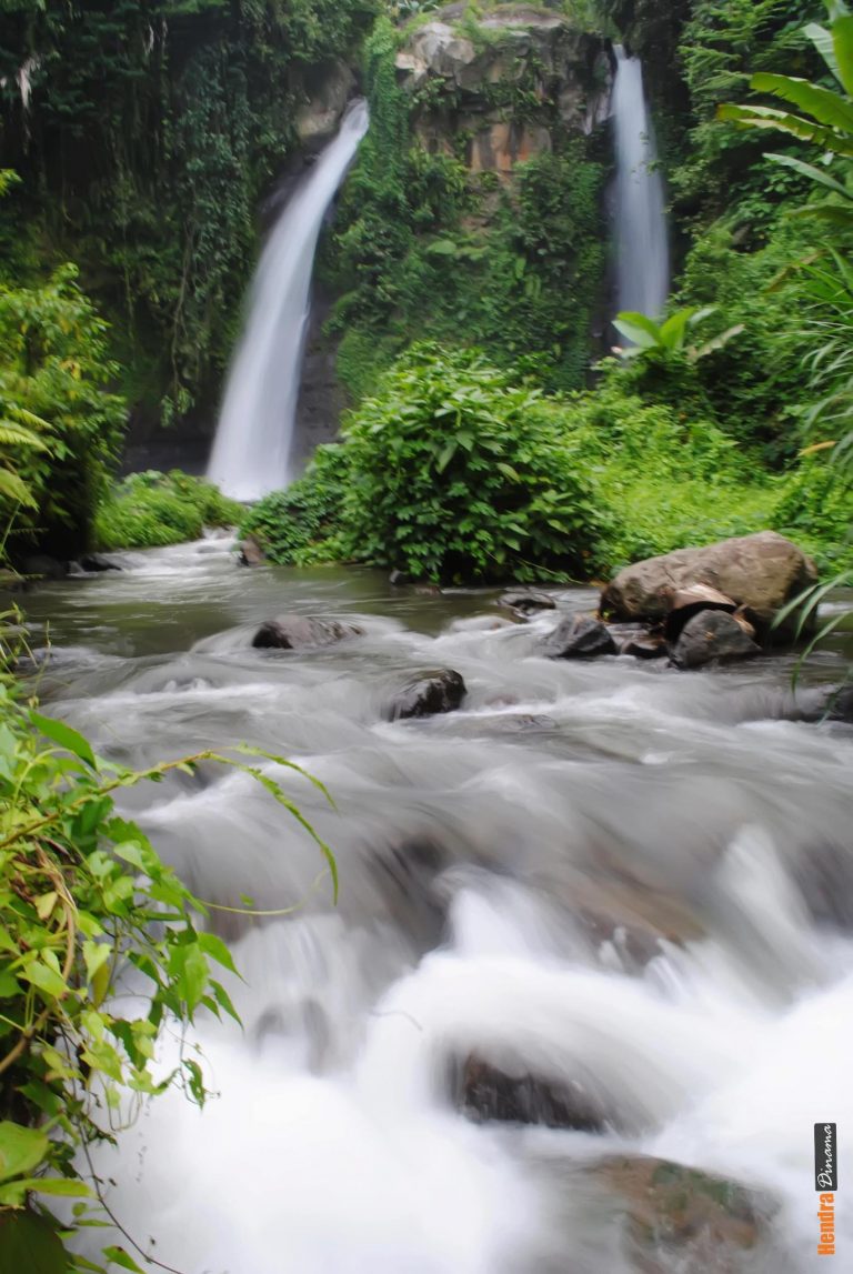 Menikmati Keindahan Air Terjun Kembar di Lereng Gunung Raung