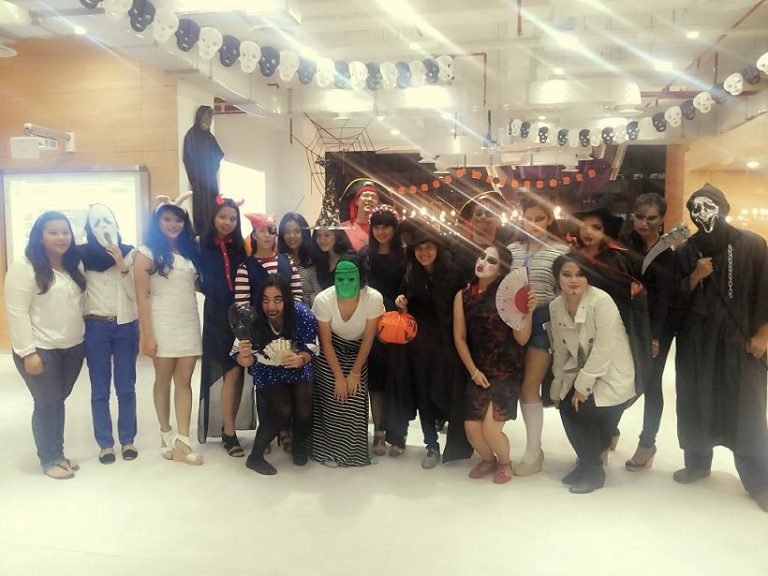 Pesta Hantu di English First (EF)