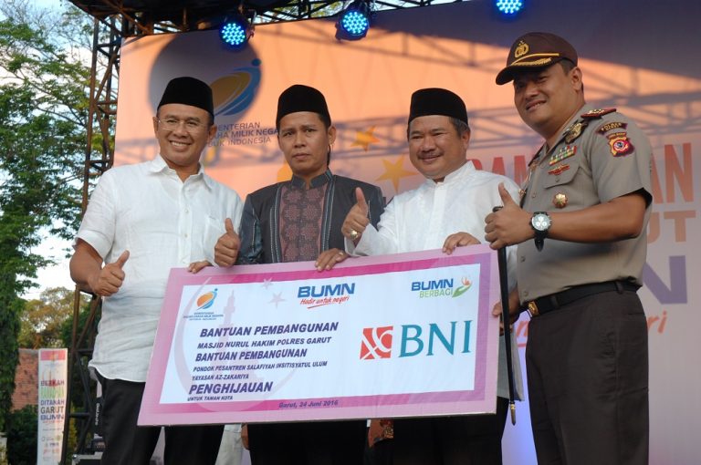 BNI Bantu Pasar Murah dan Program Pendidikan di Kota Dodol