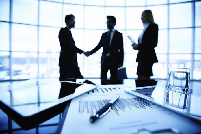 berbisnis dan menjual