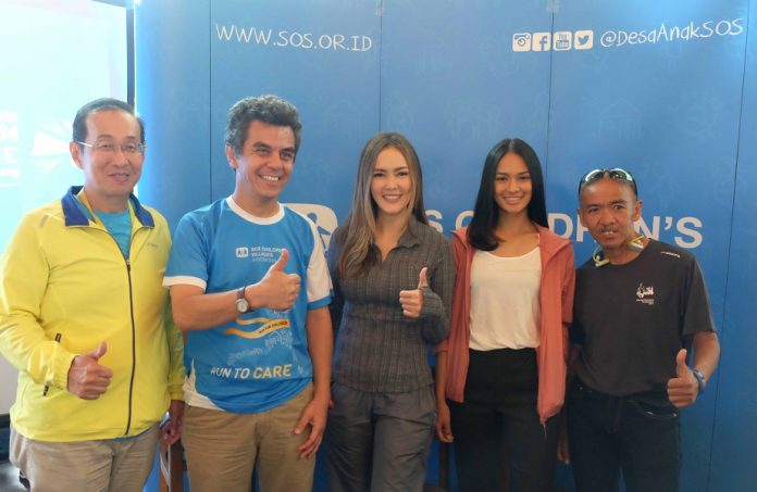 fisa Para Pembicara dalam Press Conference Run To Care Village to Village-2 Run To Care Village to Village