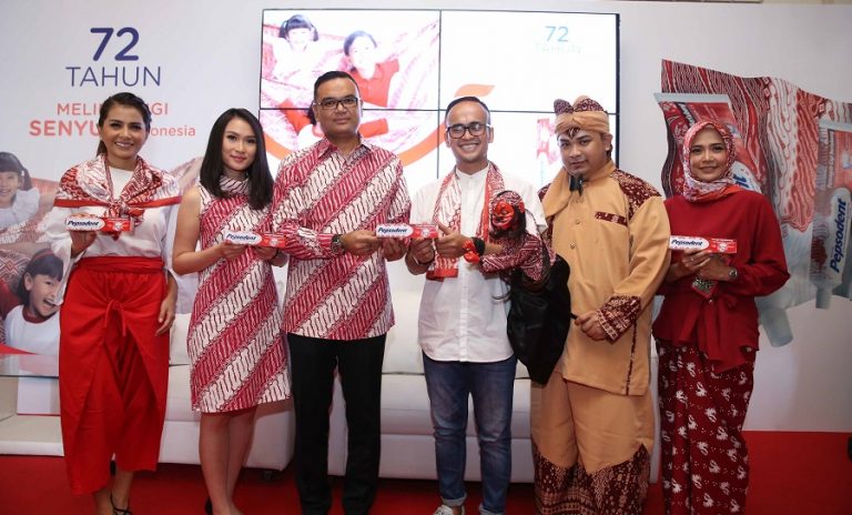 #SenyumSatuIndonesia