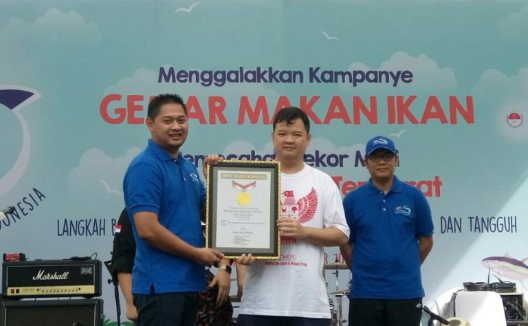 Perinus Pecahkan Rekor Ikan Tuna Bakar Terberat di Indonesia