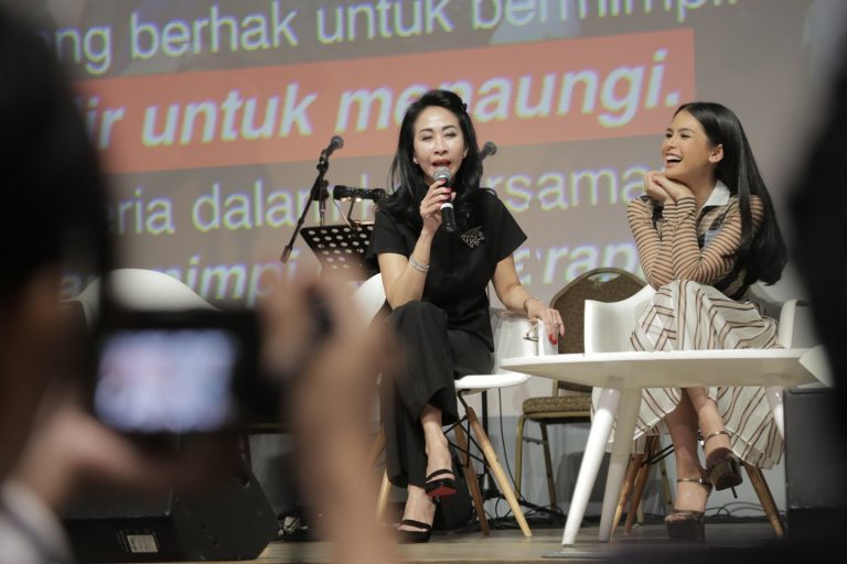 CIMB Niaga Dukung Album Baru Maudy Ayunda