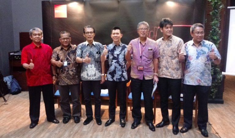 Sambut Imlek, Beli Isuzu Elf Bakal Dapat HOKI