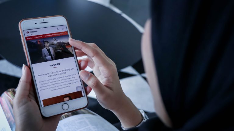 Telkomsel dan BlackBerry Tawarkan Layanan Satpam Digital