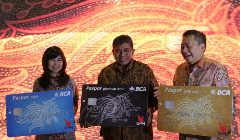 BCA Targetkan 2 Juta Kartu Paspor BCA-GPN