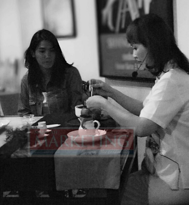 (FOTO) “PDKT” Dengan Teh Melalui Upacara Minum Teh