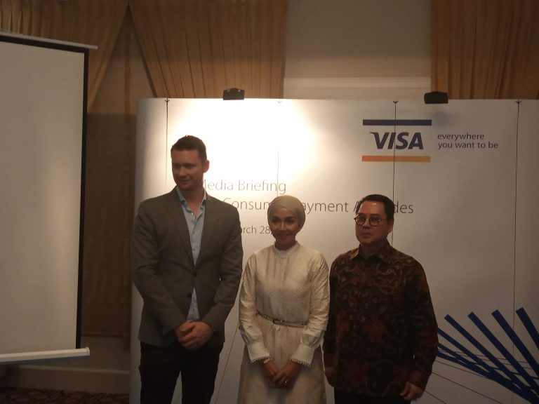 Masyarakat Makin Percaya Diri Bepergian Tanpa Uang Tunai