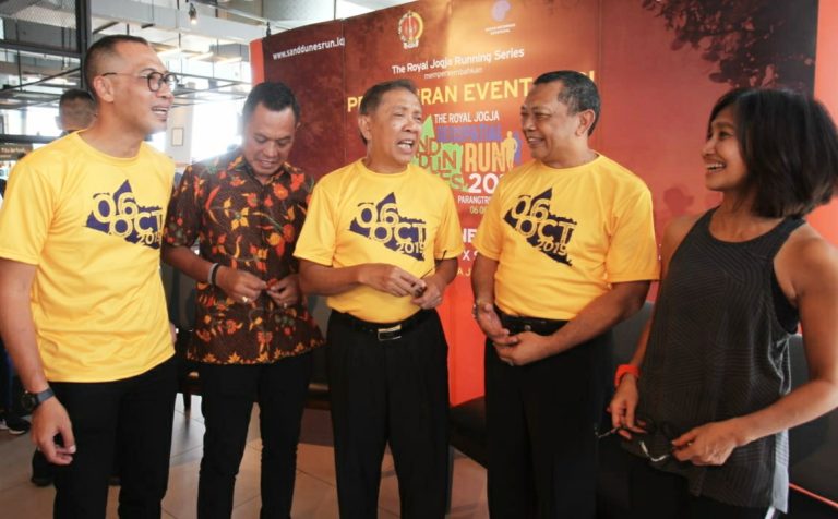 Badan Informasi Geospasial (BIG) Adakan Ajang Lari Diatas Pasir