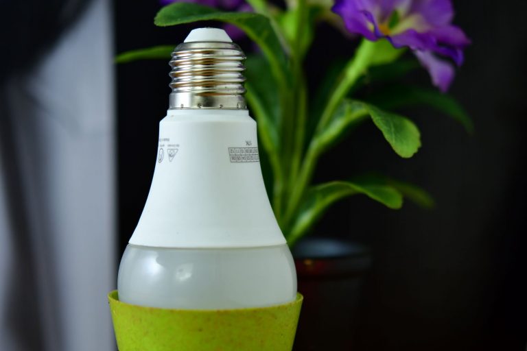 Lampu Bekas, Bahaya Merkuri yang Terlupakan