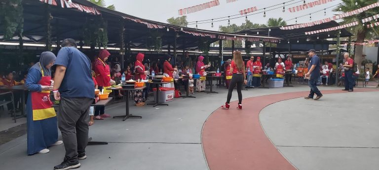 Bakso Sumber Selera Berbagi Kebahagiaan dengan Anak Yatim di HUT RI ke 74
