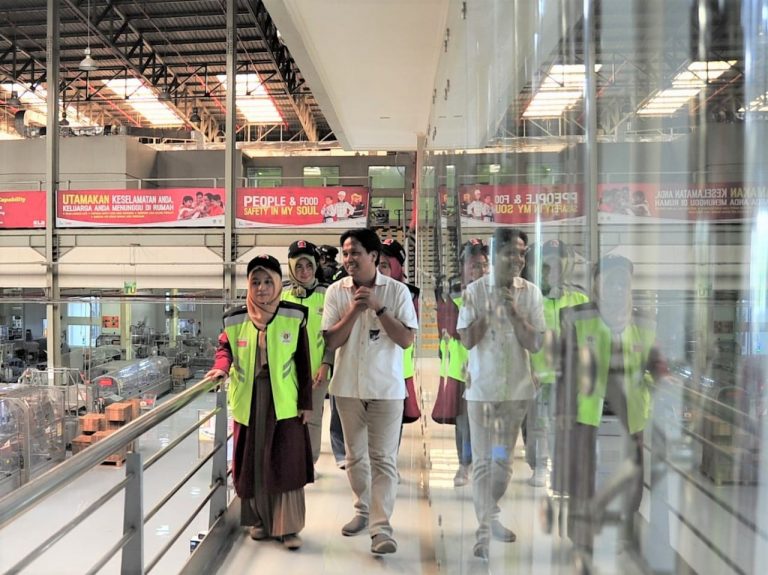 Danone Open Doors Kenalkan Konsep Produksi Ramah Lingkungan
