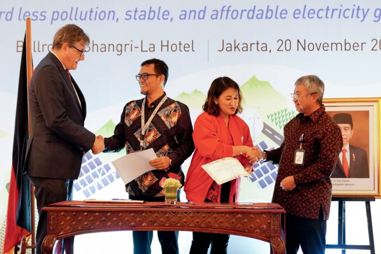 “Renewable Energy Day Conference” Bahas Proses Produksi 100% EBT