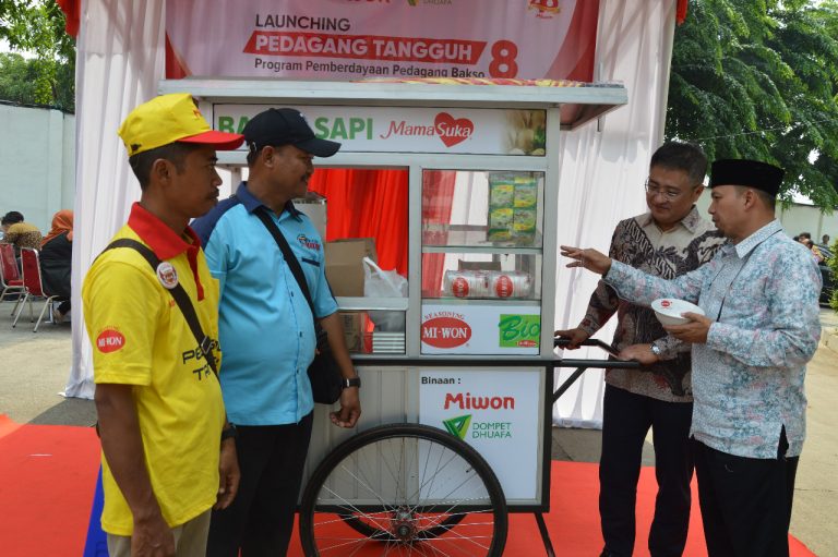 Miwon dan Dompet Dhuafa Berdayakan Pedagang Bakso
