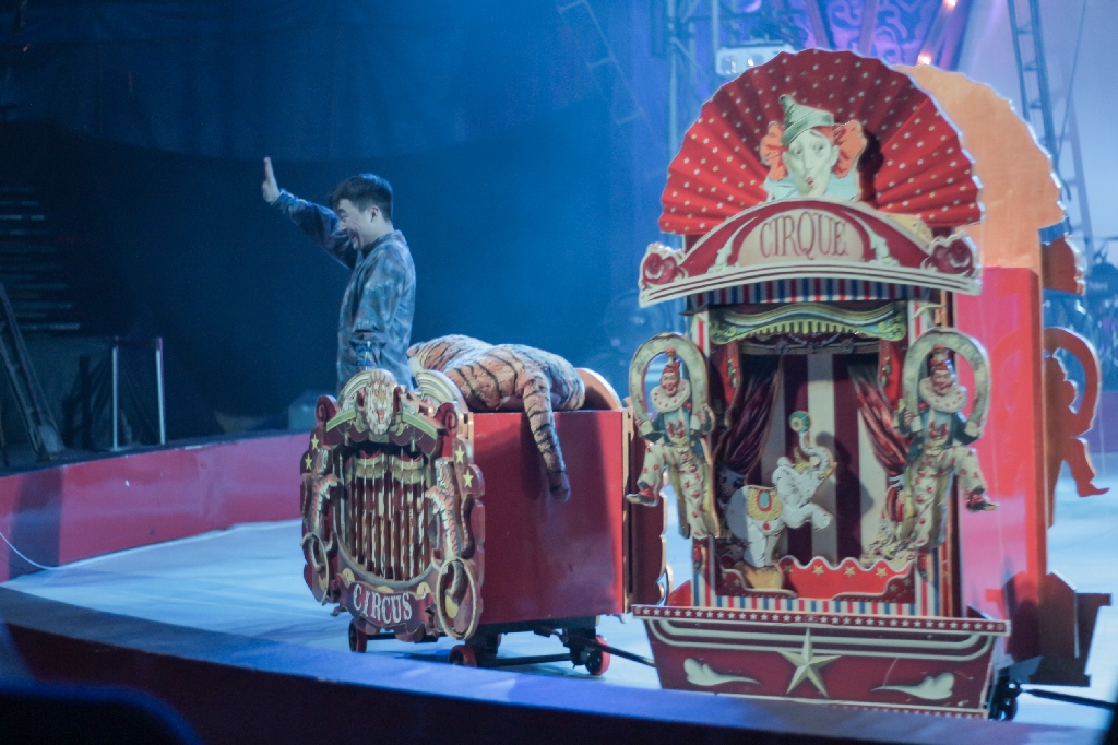 Pertunjukan Terakhir Oriental Circus Indonesia