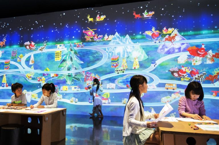 teamLab Future Park Jakarta Hadirkan Sketch Christmas