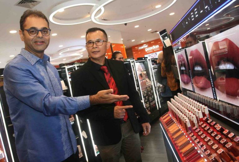 Berikan Kenyamanan Berbelanja, Guardian Hadirkan Konsep Colourful New Look