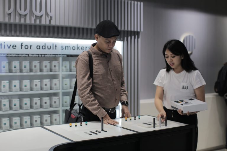 Toko Ritel JUUL Pertama di Jakarta