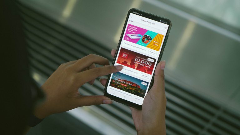 Penginstalan Aplikasi Kategori Belanja dan Hiburan Memuncak Sebelum Ramadan