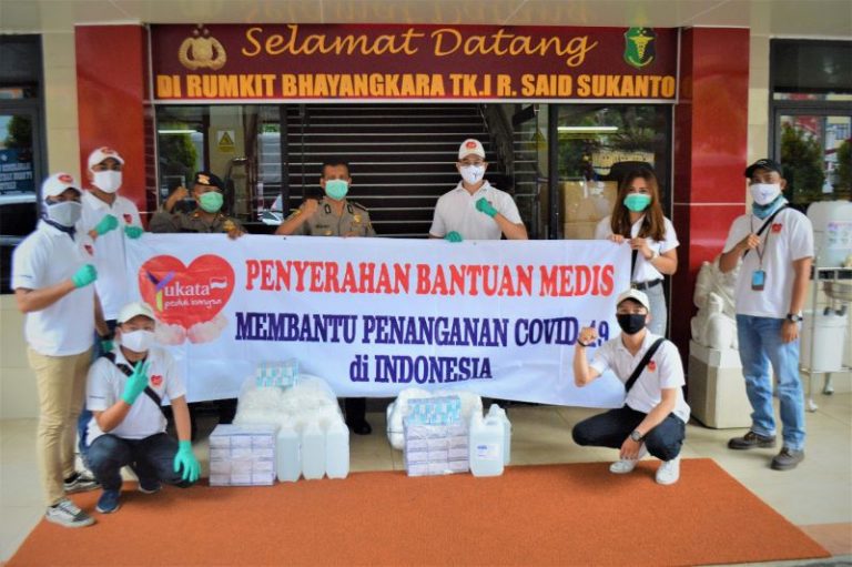 Yukata Donasikan APD ke RS Polri dan Bhayangkara Brimob