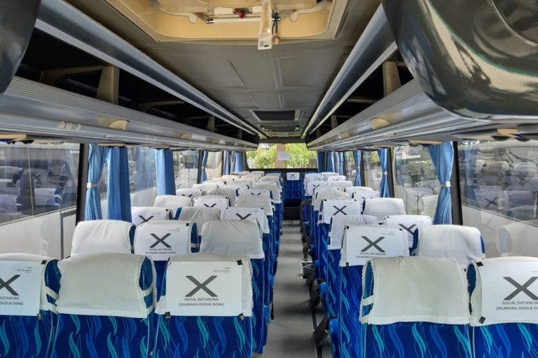 Social distancing di dalam bus