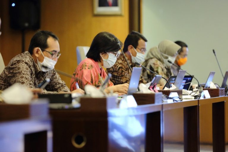 Hidup Bersama Covid-19