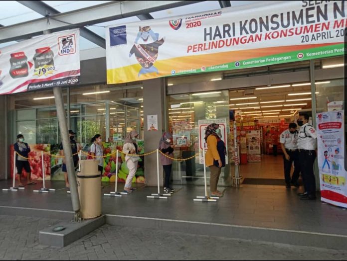 Door Policy di Gerai Super Indo Super Indo
