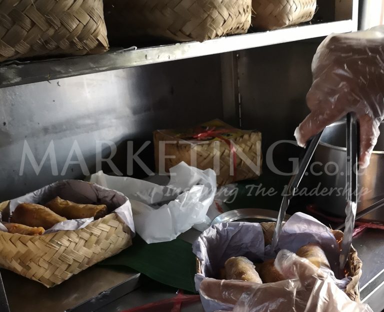 (Foto) Loenpia Mbak Lien, Camilan Tak Lekang Waktu