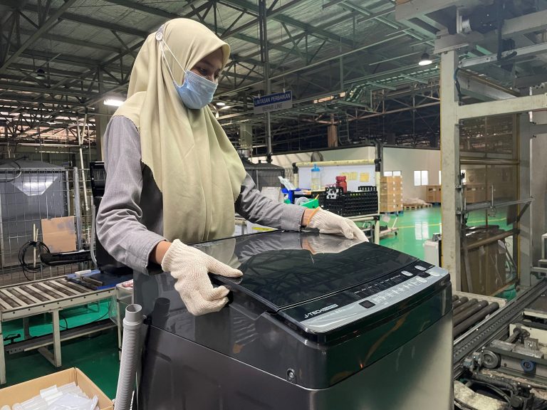 Tak Puas “Hanya” 10 Juta Unit Mesin Cuci Sharp Indonesia Targetkan 100 Juta Unit
