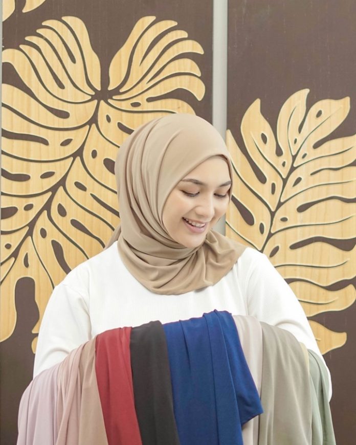 deyn scarf