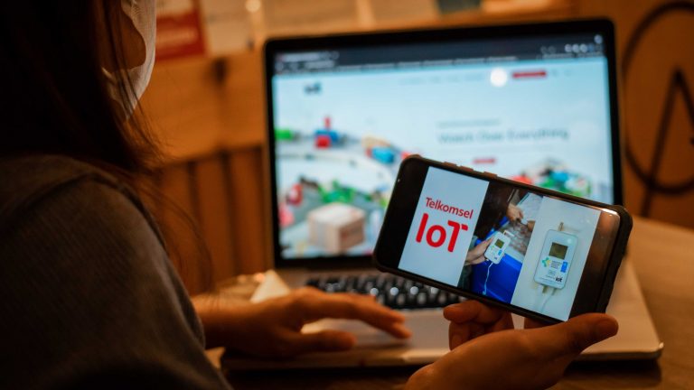 Teknologi IoT untuk kualitas vaksin Covid-19