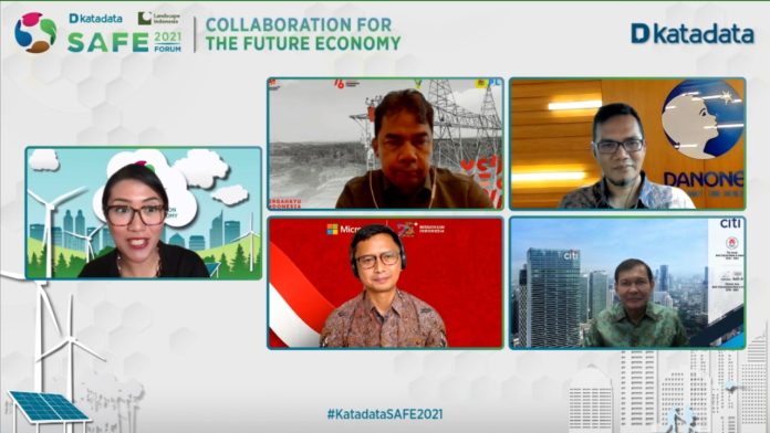 Vice President Director PT PLN (Persero) Hikmat Drajat, dalam webinar Katadata SAFE 2021 bertajuk RE 100 in Indoneisa: Overcoming Barriers