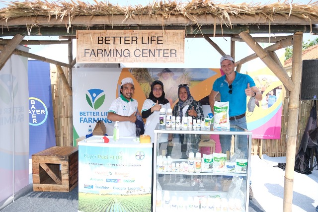 Hari Pangan Sedunia 2021, Bayer Indonesia, Program Pemberdayaan Petani Lahan Kecil, Better Life Farming, solusi Pertanian Indonesia, marketing,