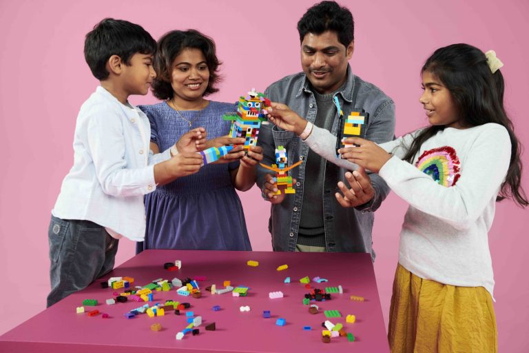 Lego Group Kampanyekan “Rebuild The World”