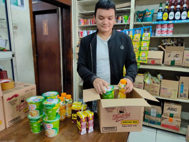 Digitalisasi Pertahankan Usaha Semi-Grosir 4 Generasi di Bandung