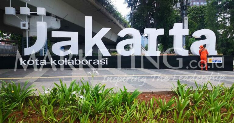 (Foto) Menikmati Suasana Jakarta Pada Hari Pertama Tahun 2022