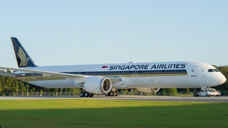 Pesawat Singapore Airlines Boeing 787-10 tahun 2022