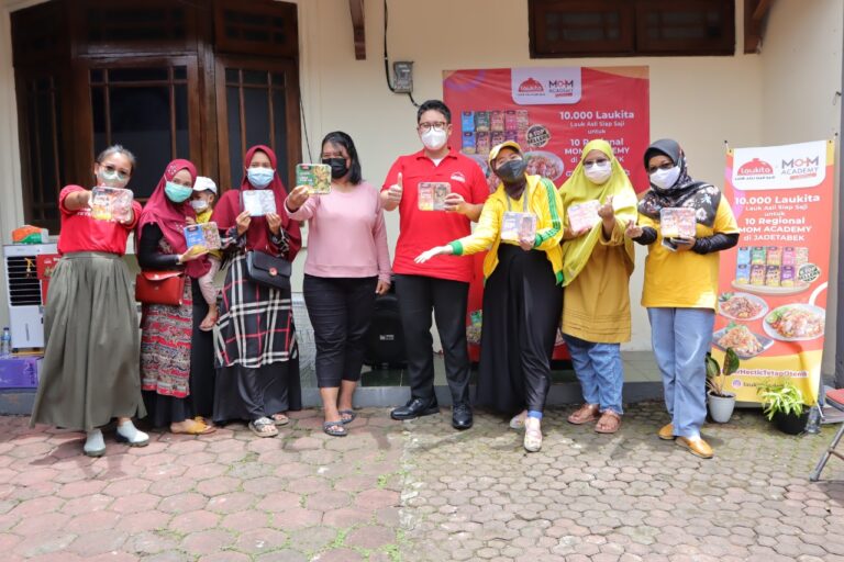 Bagikan Lauk Asli Siap Saji, Laukita Gandeng Komunitas MoM Academy