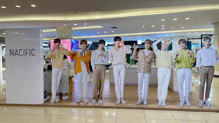 Stray Kids