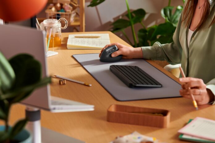 Logitech Lift Vertical Ergonomic Mouse