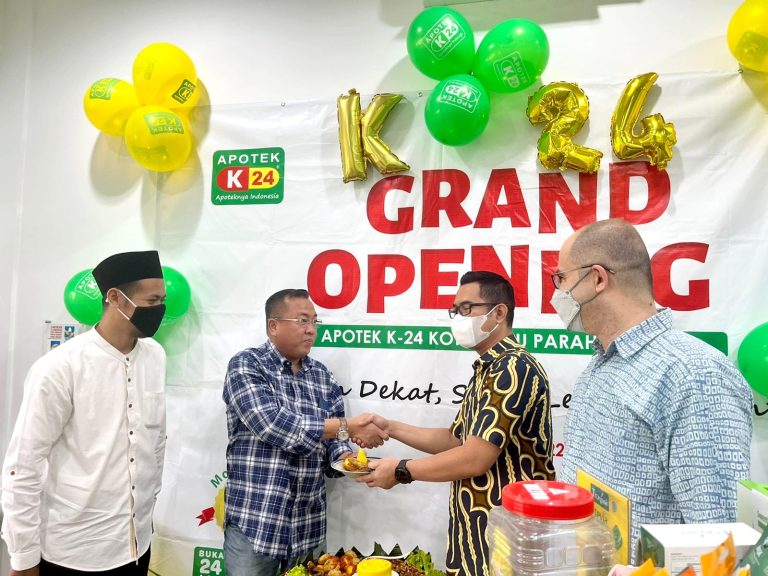 Grand opening gerai apotek k-24