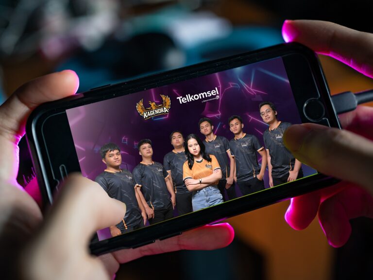 Kagendra bukanlah sebuah tim esports yang hanya fokus meraih prestasi di setiap kompetisi, melainkan sebuah entitas yang berkomitmen dalam membuka peluang lebih luas bagi talenta lokal untuk berkembang yang akan berdampak positif pada ekosistem esports dan gaming Indonesia