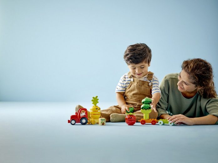 10982 LEGO® DUPLO® My First Fruit and Vegetable Tractor (Lifestyle) 10982 LEGO® DUPLO® My First Fruit and Vegetable Tractor (Lifestyle)