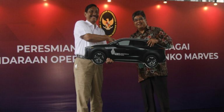 Dukung Kemenko Marves, KINTO Berikan Mobil Listrik Toyota bZ4X