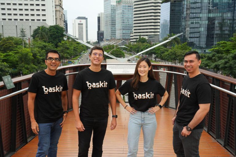 Dari kiri ke kanan: Hamdhanny Suria Amijaya (Head of Operations), Yann Schuermans (CEO), Yoonjung Yi (Head of People & Communications), dan Yasser Arafat Akhmad (Head of Tech)