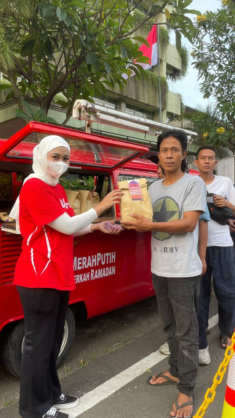 bodrex Hadirkan Program CSR #bodrexMerahPutihBerbagi Berkah Ramadan 